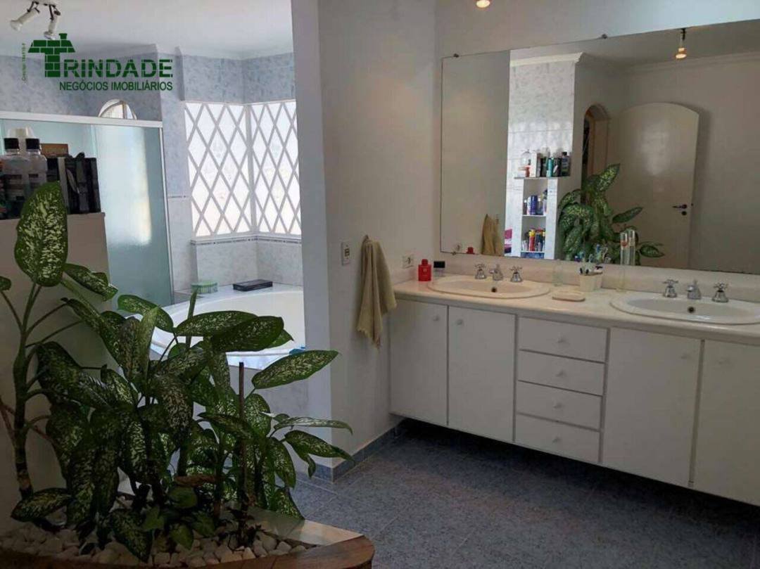 Casa com 4 dormitórios à venda, 587 m² por R$ 2.550.000,00 - Granja Viana - Cotia/SP — foto 18 de 32