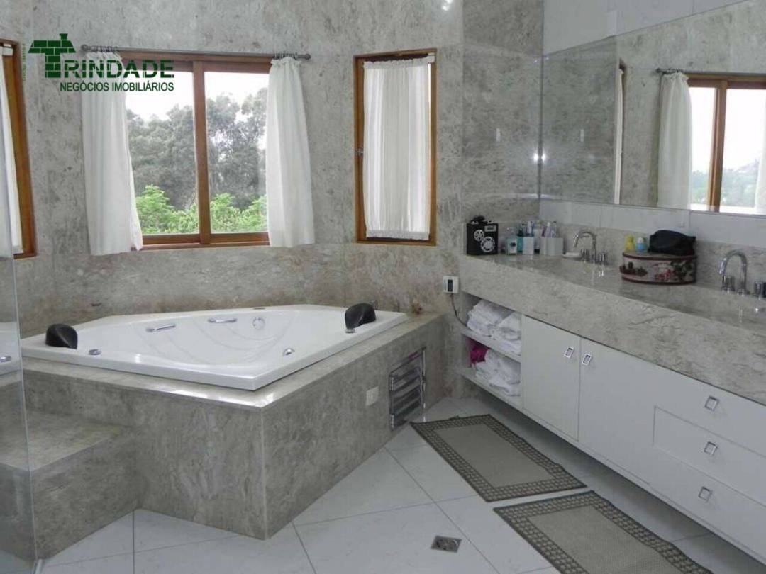 Casa com 5 dormitórios, 890 m² - venda por R$ 2.750.000,00 ou aluguel por R$ 19.660,00/mês - GRANJA VIANA – FAZENDINHA - Carapicuíba/SP — foto 18 de 49