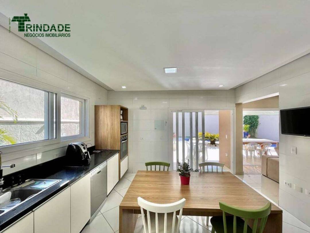 Casa com 4 dormitórios à venda, 315 m² por R$ 2.800.000,00 - Granja Viana - Cotia/SP — foto 16 de 44