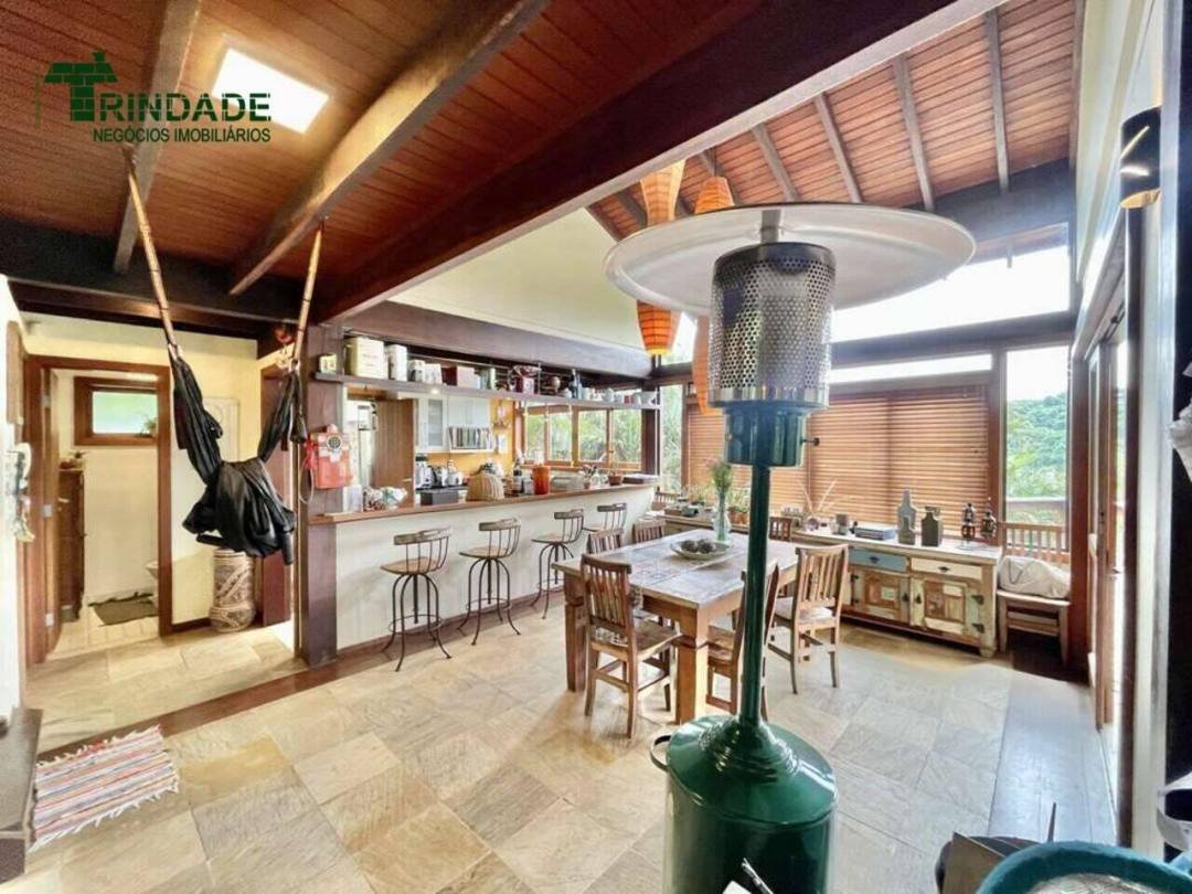 Casa com 3 dormitórios à venda, 282 m² por R$ 2.250.000,00 - Granja Viana - Carapicuíba/SP — foto 16 de 55