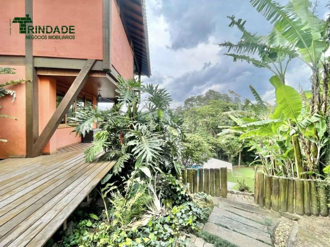 Casa com 3 dormitórios à venda, 282 m² por R$ 2.250.000,00 - Granja Viana - Carapicuíba/SP — foto 26 de 55