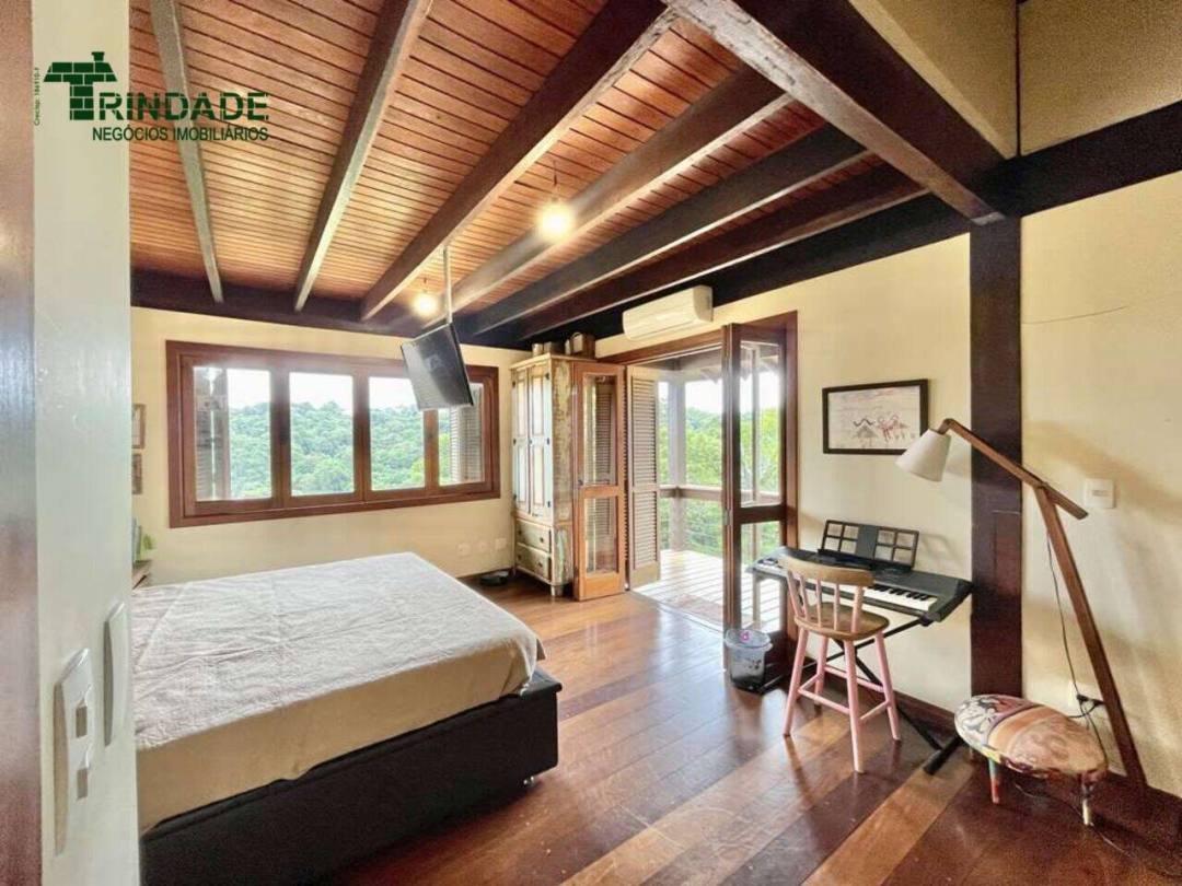 Casa com 3 dormitórios à venda, 282 m² por R$ 2.250.000,00 - Granja Viana - Carapicuíba/SP — foto 32 de 55