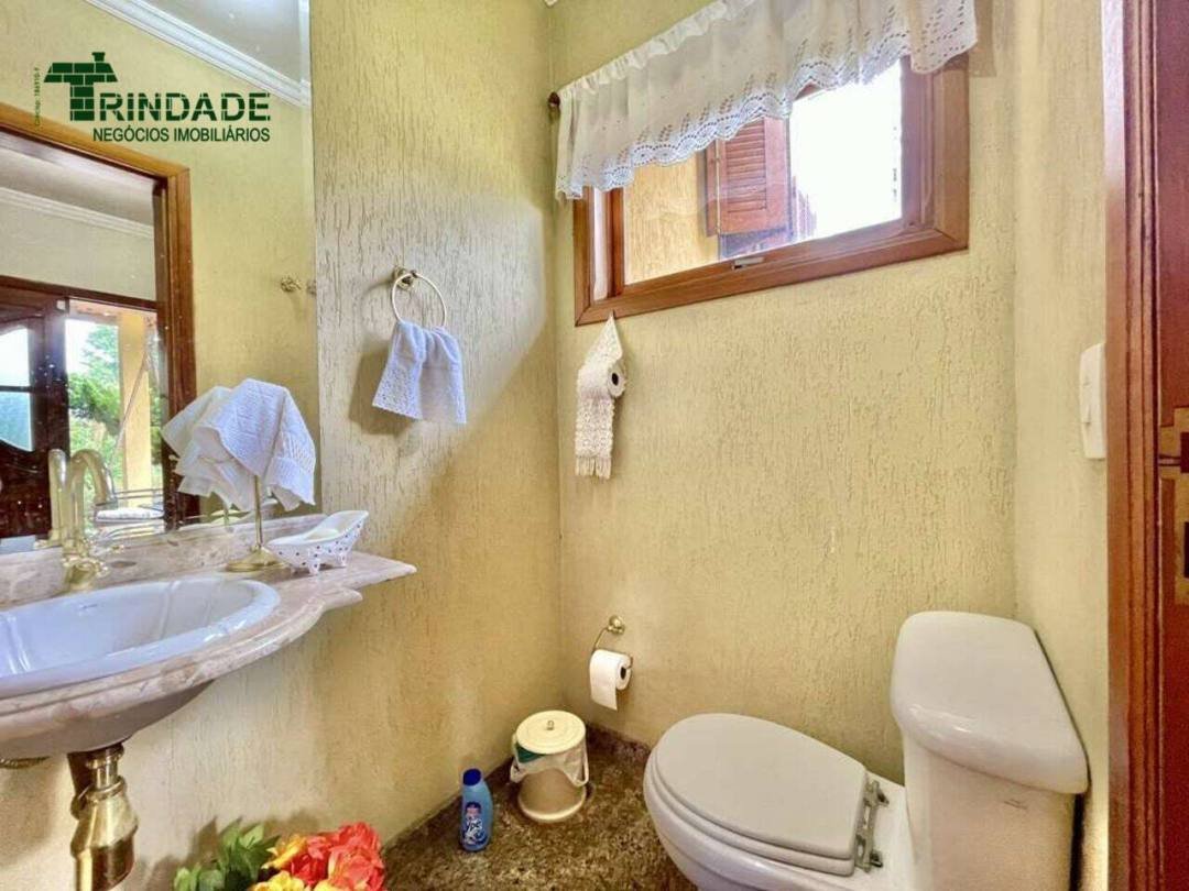Casa com 4 dormitórios à venda, 336 m² por R$ 1.500.000,00 - Granja Viana - Carapicuíba/SP — foto 8 de 51