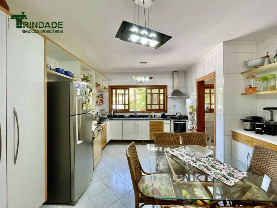 Casa com 4 dormitórios à venda, 336 m² por R$ 1.500.000,00 - Granja Viana - Carapicuíba/SP — foto 20 de 51