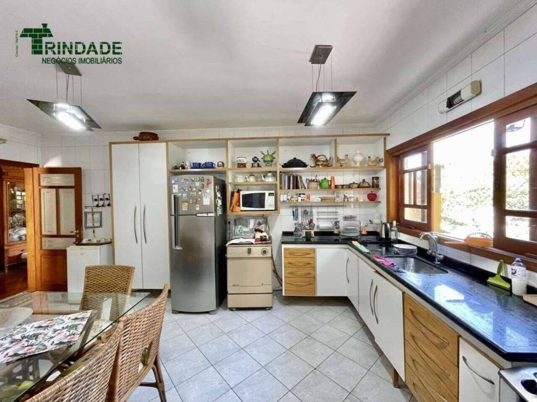 Casa com 4 dormitórios à venda, 336 m² por R$ 1.500.000,00 - Granja Viana - Carapicuíba/SP — foto 22 de 51