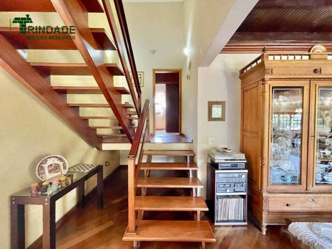 Casa com 4 dormitórios à venda, 336 m² por R$ 1.500.000,00 - Granja Viana - Carapicuíba/SP — foto 23 de 51