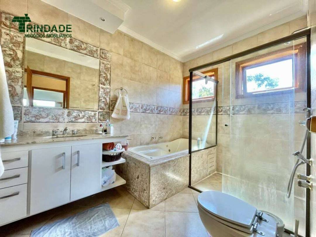 Casa com 4 dormitórios à venda, 336 m² por R$ 1.500.000,00 - Granja Viana - Carapicuíba/SP — foto 31 de 51