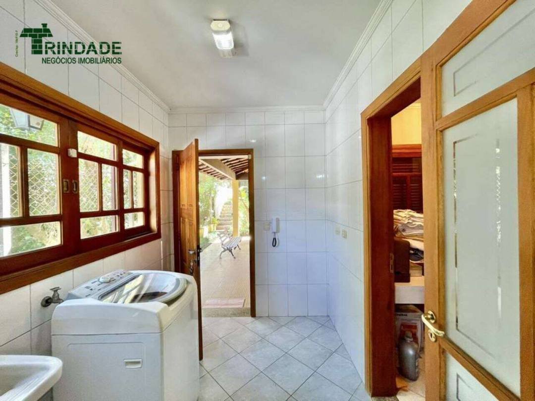 Casa com 4 dormitórios à venda, 336 m² por R$ 1.500.000,00 - Granja Viana - Carapicuíba/SP — foto 40 de 51