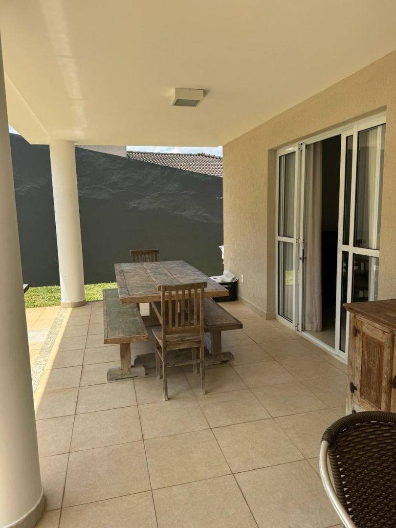 Casa com 3 dormitórios à venda, 340 m² por R$ 2.190.000,00 - Granja Viana - Embu das Artes/SP — foto 3 de 52
