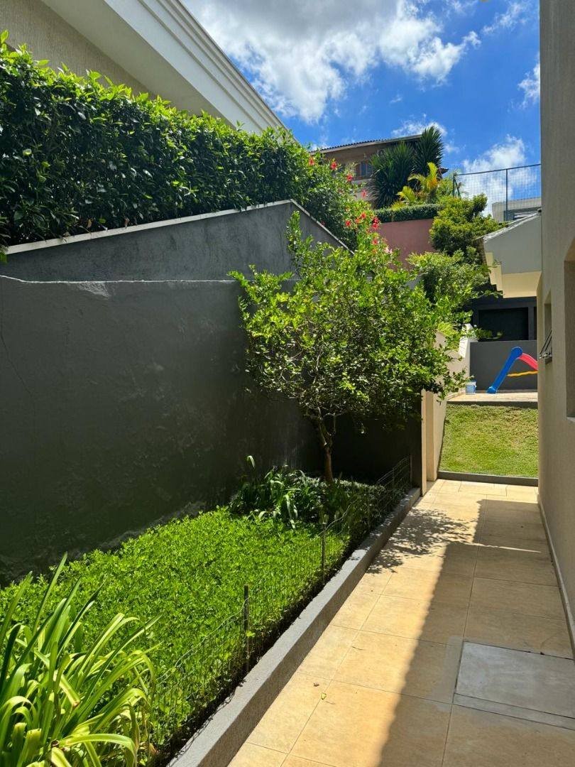 Casa com 3 dormitórios à venda, 340 m² por R$ 2.190.000,00 - Granja Viana - Embu das Artes/SP — foto 7 de 52