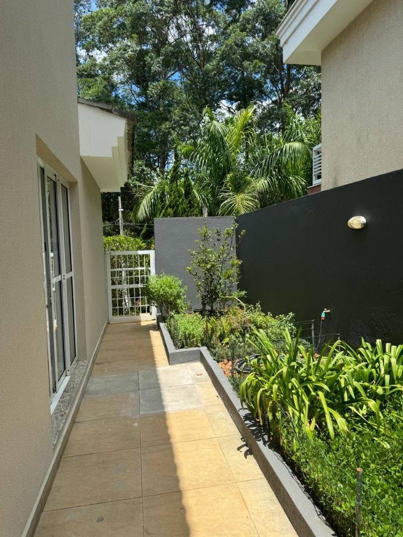 Casa com 3 dormitórios à venda, 340 m² por R$ 2.190.000,00 - Granja Viana - Embu das Artes/SP — foto 27 de 52