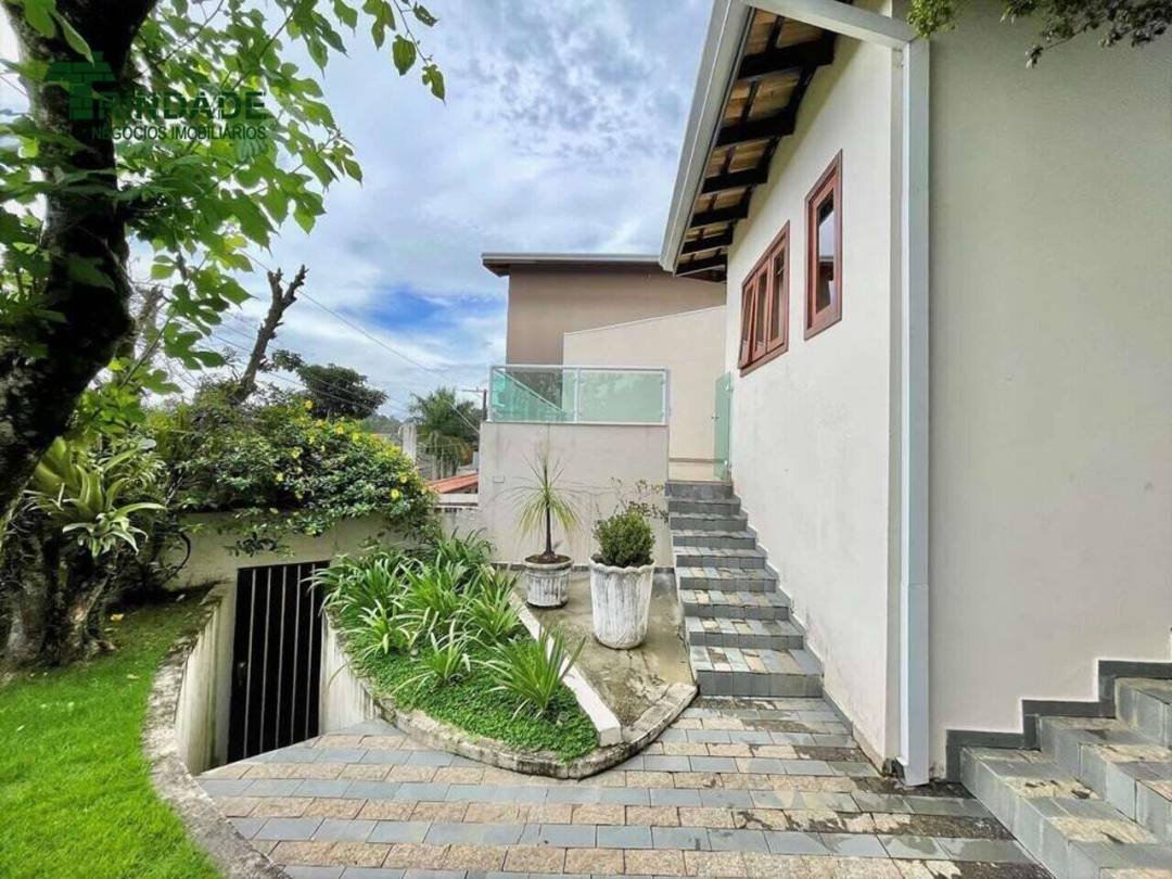 Casa com 4 dormitórios à venda, 356 m² por R$ 1.600.000,00 - Granja Viana - Carapicuíba/SP — foto 7 de 52