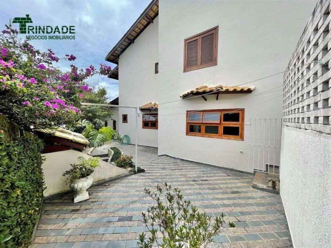 Casa com 4 dormitórios à venda, 356 m² por R$ 1.600.000,00 - Granja Viana - Carapicuíba/SP — foto 9 de 52