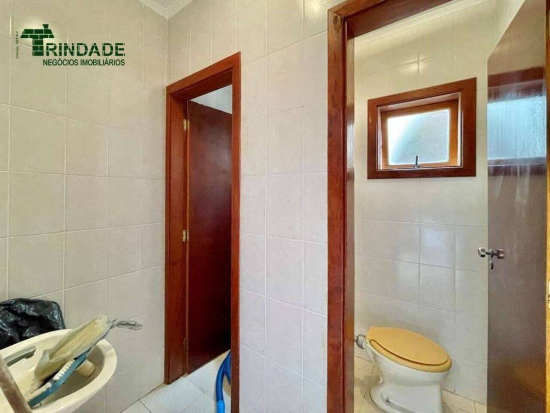Casa com 4 dormitórios à venda, 356 m² por R$ 1.600.000,00 - Granja Viana - Carapicuíba/SP — foto 27 de 52