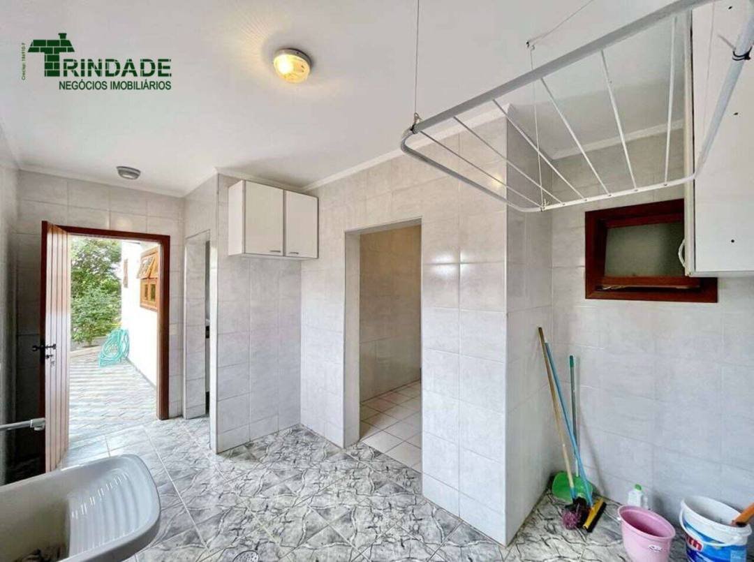 Casa com 4 dormitórios à venda, 356 m² por R$ 1.600.000,00 - Granja Viana - Carapicuíba/SP — foto 48 de 52