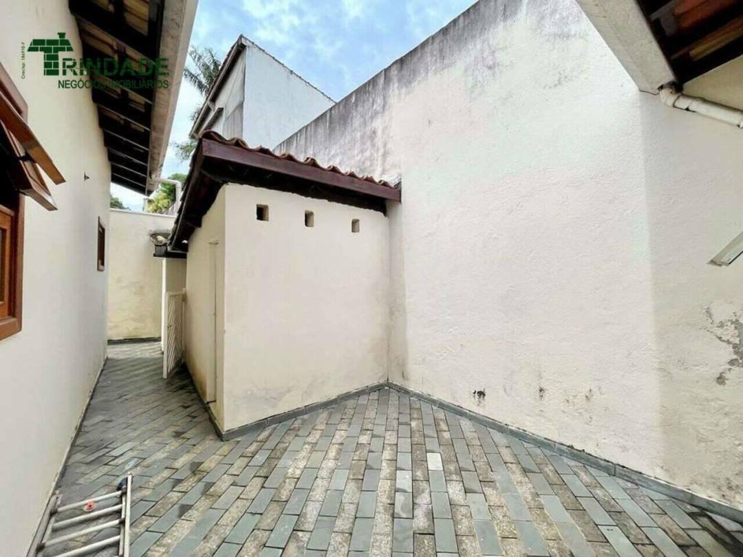 Casa com 4 dormitórios à venda, 356 m² por R$ 1.600.000,00 - Granja Viana - Carapicuíba/SP — foto 51 de 52