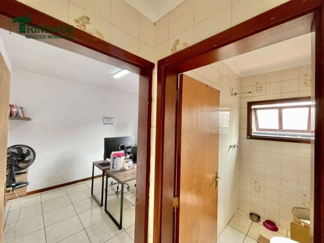 Casa com 4 dormitórios à venda, 350 m² por R$ 1.200.000,00 - Granja Viana - Cotia/SP — foto 17 de 57