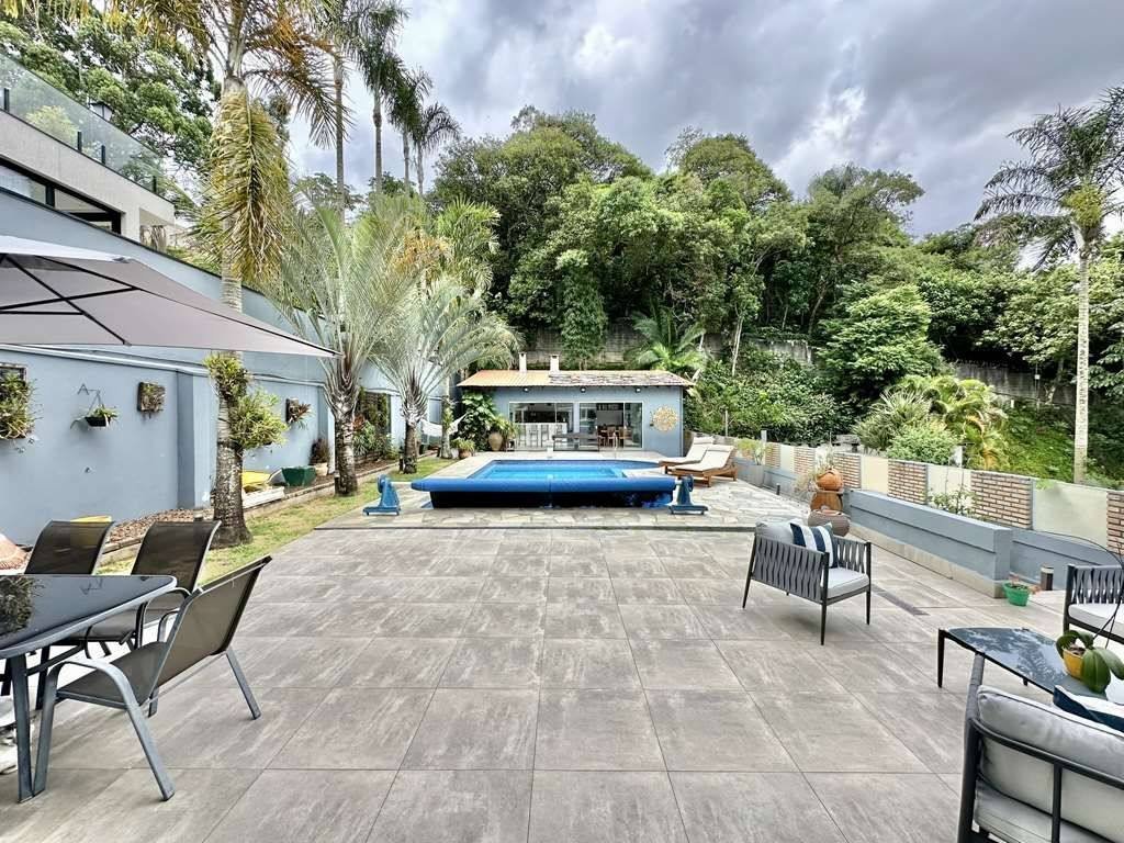 Casa com 3 dormitórios à venda, 404 m² por R$ 2.500.000,00 - Granja Viana - Jandira/SP — foto 21 de 65