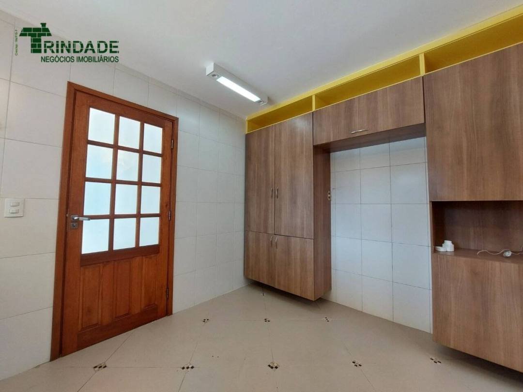 Casa com 3 dormitórios à venda, 235 m² por R$ 1.550.000,00 - Granja Viana - Cotia/SP — foto 15 de 47