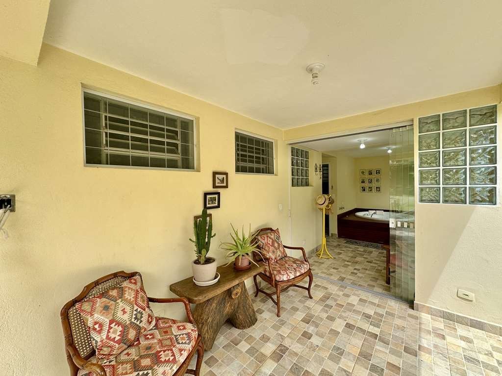 Casa com 5 dormitórios à venda, 576 m² por R$ 3.400.000,00 - Granja Viana - Cotia/SP — foto 26 de 58