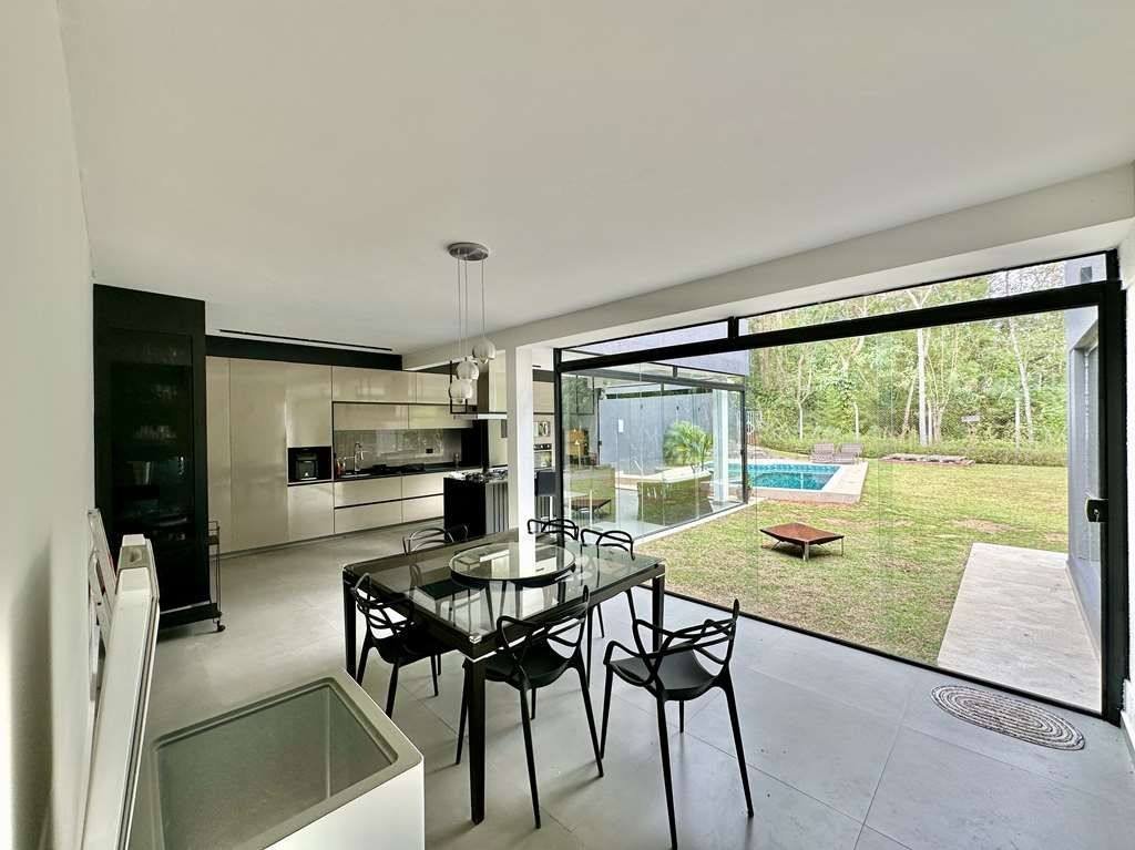 Casa com 4 dormitórios à venda, 274 m² por R$ 1.650.000,00 - Granja Viana - Embu das Artes/SP — foto 19 de 54