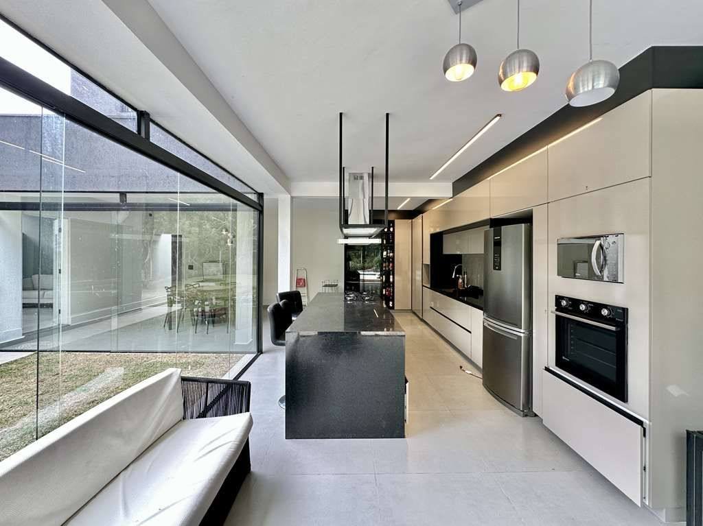 Casa com 4 dormitórios à venda, 274 m² por R$ 1.650.000,00 - Granja Viana - Embu das Artes/SP — foto 21 de 54