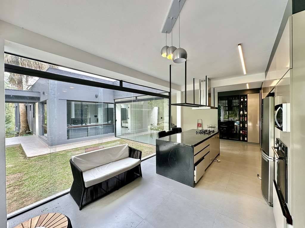 Casa com 4 dormitórios à venda, 274 m² por R$ 1.650.000,00 - Granja Viana - Embu das Artes/SP — foto 22 de 54