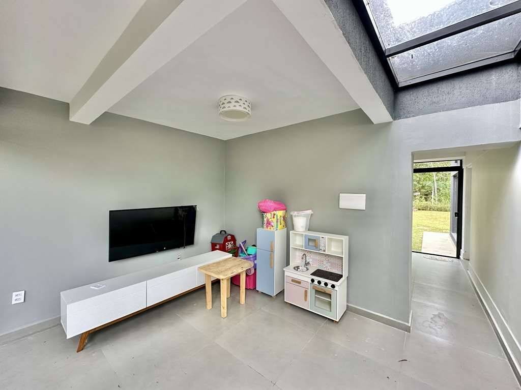 Casa com 4 dormitórios à venda, 274 m² por R$ 1.650.000,00 - Granja Viana - Embu das Artes/SP — foto 28 de 54
