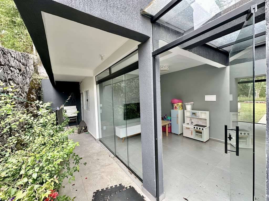 Casa com 4 dormitórios à venda, 274 m² por R$ 1.650.000,00 - Granja Viana - Embu das Artes/SP — foto 29 de 54