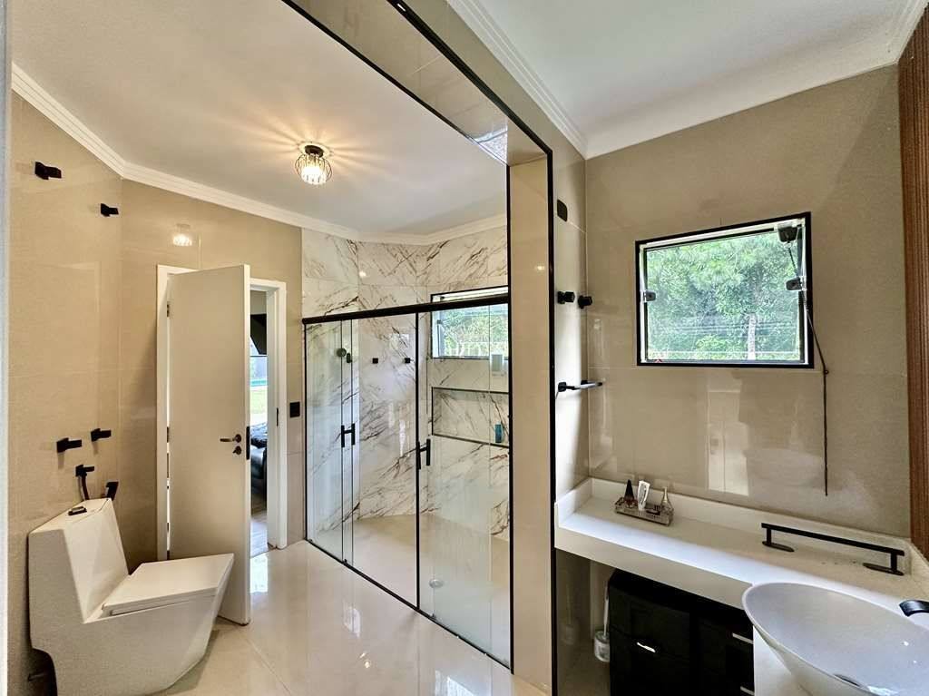 Casa com 4 dormitórios à venda, 274 m² por R$ 1.650.000,00 - Granja Viana - Embu das Artes/SP — foto 35 de 54