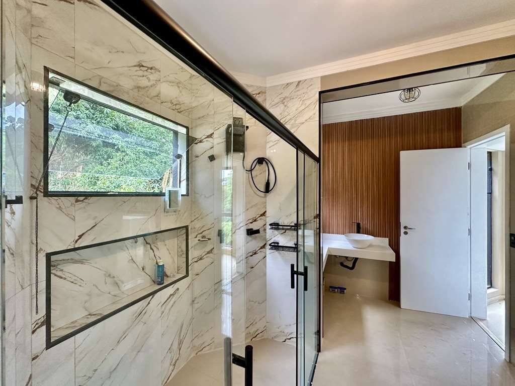 Casa com 4 dormitórios à venda, 274 m² por R$ 1.650.000,00 - Granja Viana - Embu das Artes/SP — foto 37 de 54