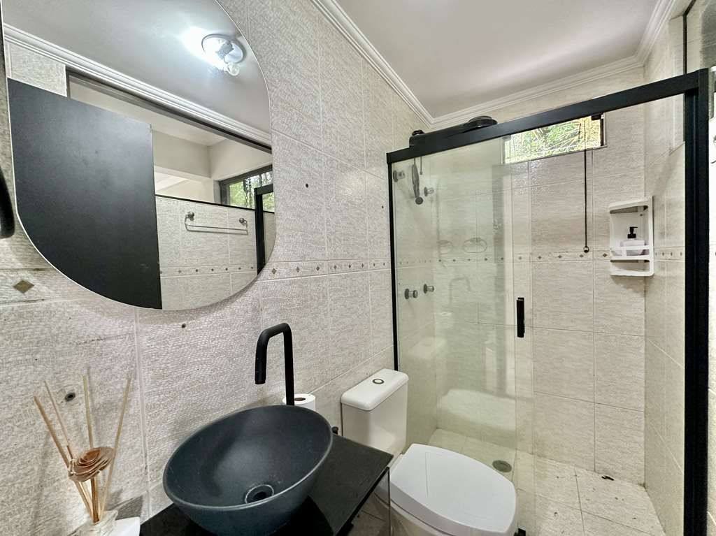 Casa com 4 dormitórios à venda, 274 m² por R$ 1.650.000,00 - Granja Viana - Embu das Artes/SP — foto 48 de 54