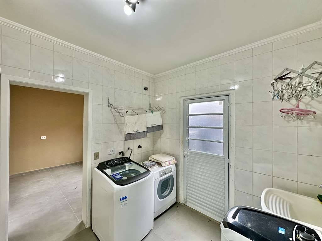 Casa com 4 dormitórios à venda, 274 m² por R$ 1.650.000,00 - Granja Viana - Embu das Artes/SP — foto 52 de 54