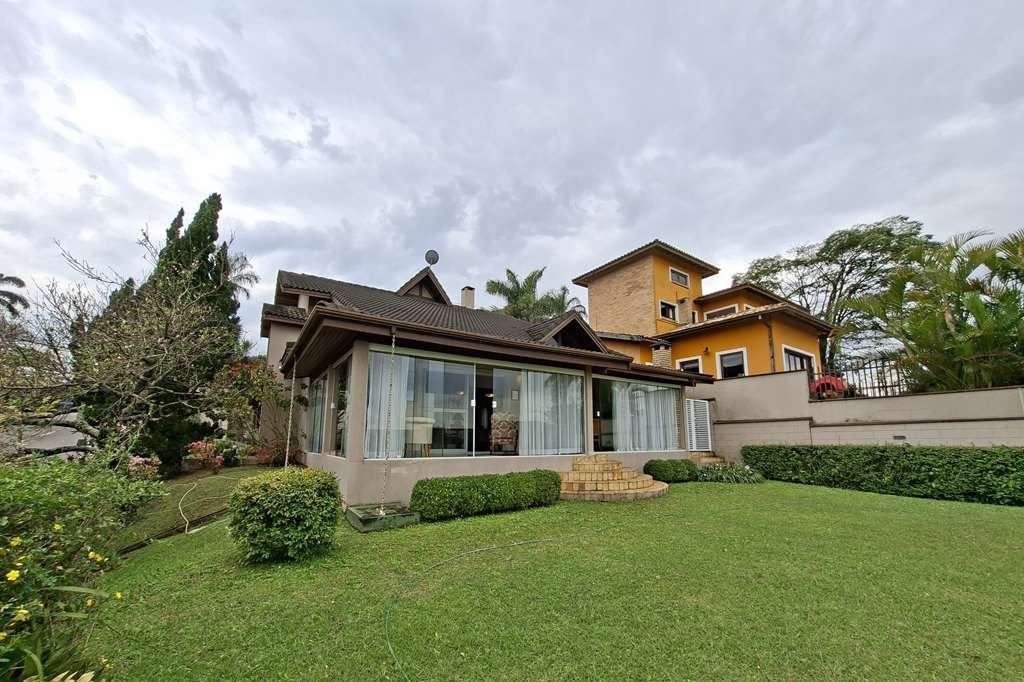Casa com 3 dormitórios à venda, 268 m² por R$ 1.950.000,00 - Granja Viana - Carapicuíba/SP — foto 17 de 52