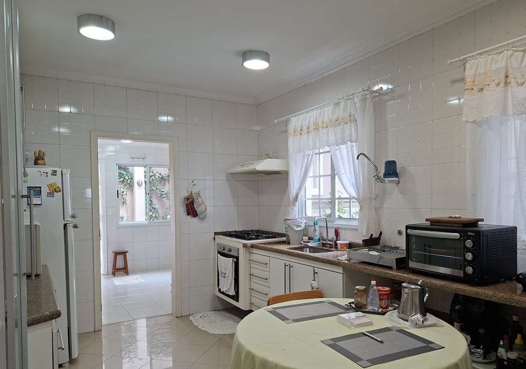 Casa com 3 dormitórios à venda, 268 m² por R$ 1.950.000,00 - Granja Viana - Carapicuíba/SP — foto 22 de 52