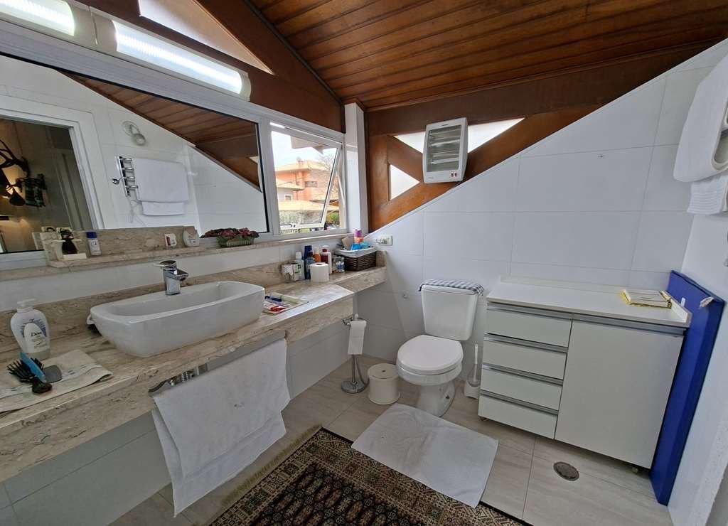 Casa com 3 dormitórios à venda, 268 m² por R$ 1.950.000,00 - Granja Viana - Carapicuíba/SP — foto 33 de 52