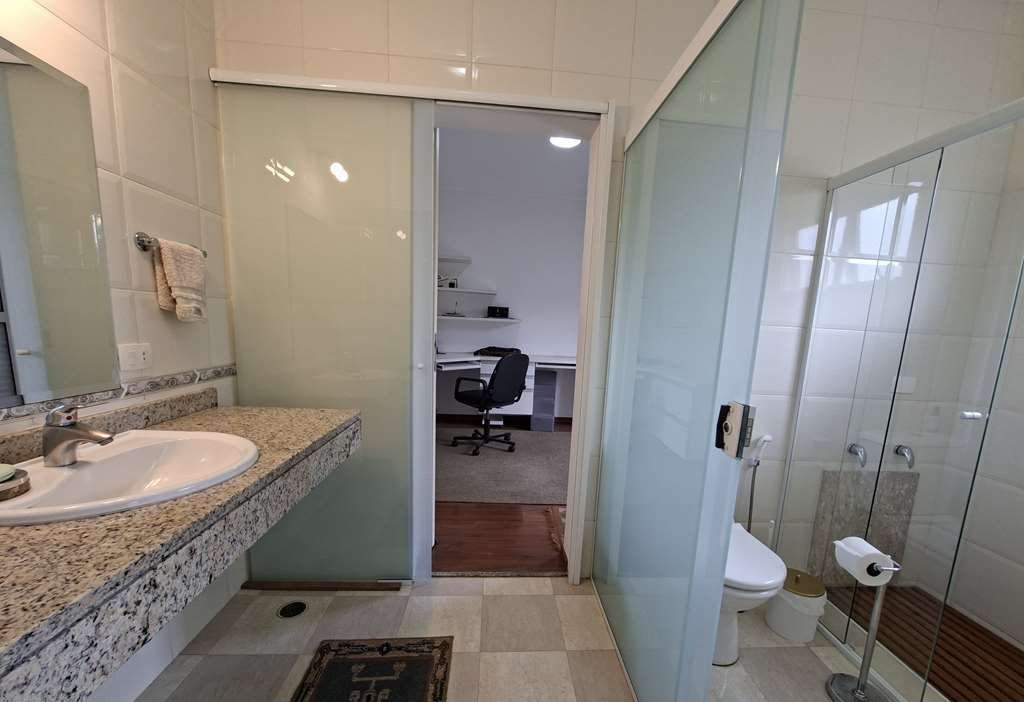 Casa com 3 dormitórios à venda, 268 m² por R$ 1.950.000,00 - Granja Viana - Carapicuíba/SP — foto 42 de 52