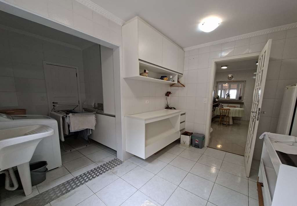 Casa com 3 dormitórios à venda, 268 m² por R$ 1.950.000,00 - Granja Viana - Carapicuíba/SP — foto 43 de 52
