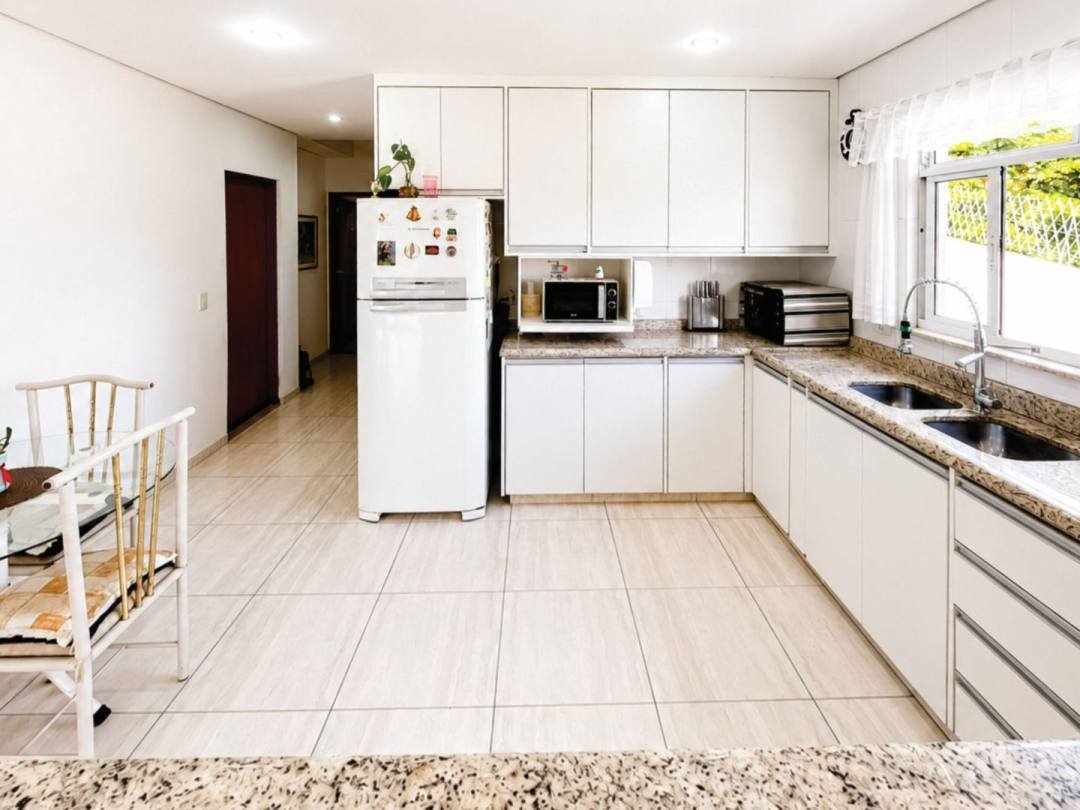 Casa com 4 dormitórios à venda, 294 m² por R$ 1.580.000 - Granja Viana - Cotia/SP — foto 26 de 55