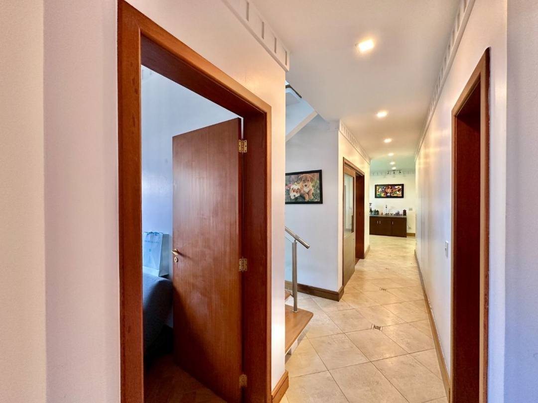 Casa com 4 dormitórios à venda, 519 m² por R$ 3.300.000 - Granja Viana - Cotia/SP — foto 24 de 61